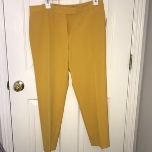 Anne Klein cropped slacks